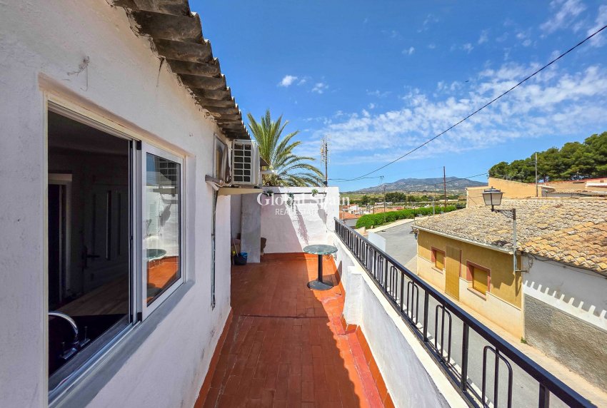 Wederverkoop - Herenhuis -
Pinoso