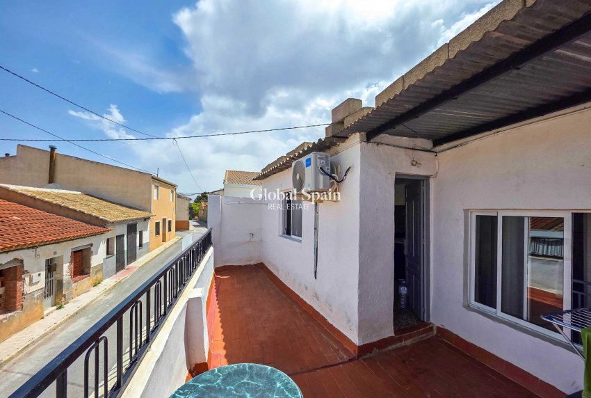 Wederverkoop - Herenhuis -
Pinoso