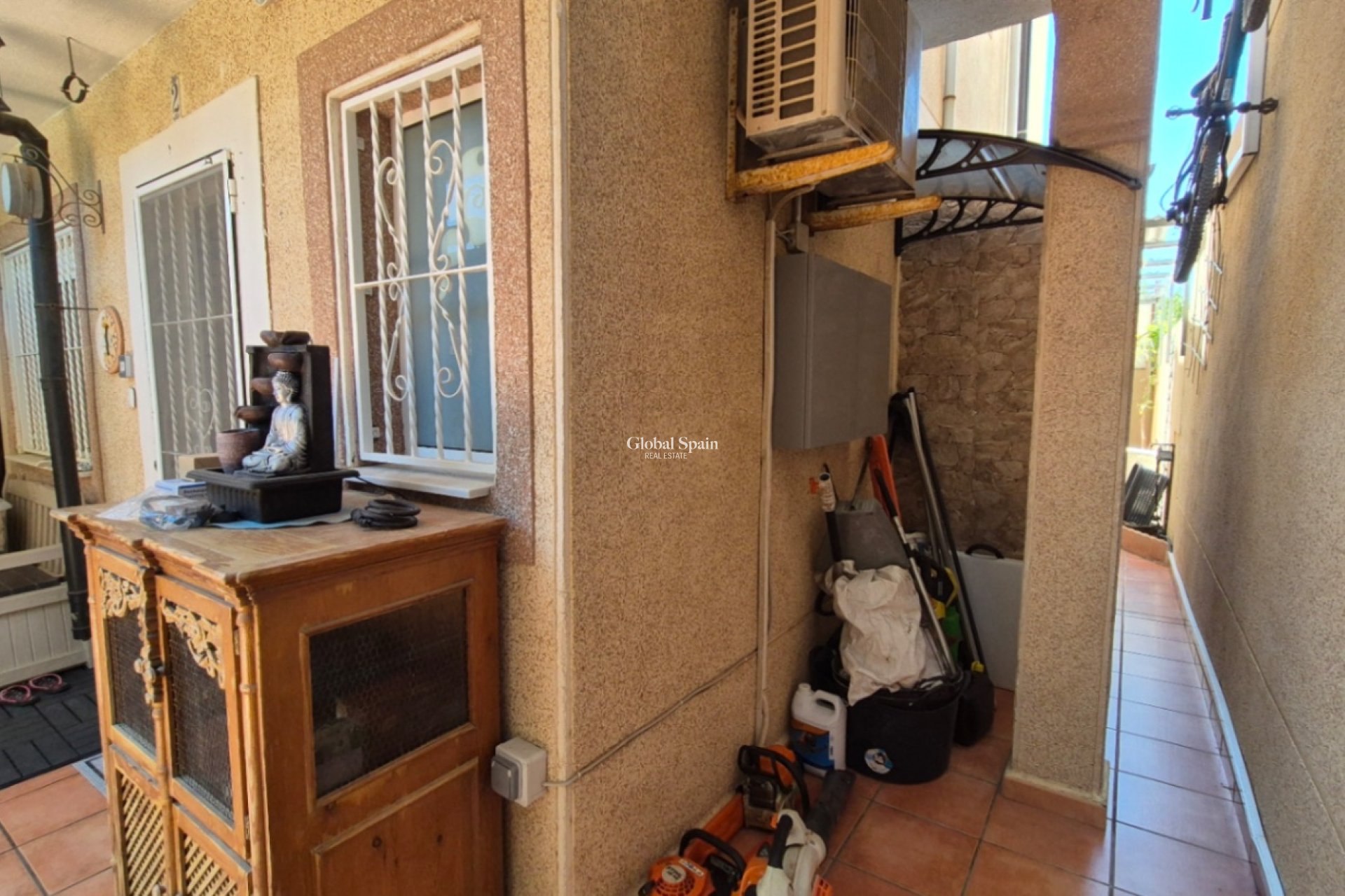 Wederverkoop - Herenhuis -
TORREVIEJA - Costa Blanca Sur