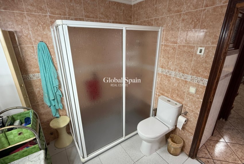 Wederverkoop - Herenhuis -
TORREVIEJA - Costa Blanca Sur