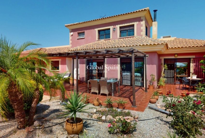 Wederverkoop - HUIS -
ÁGUILAS - Costa Cálida