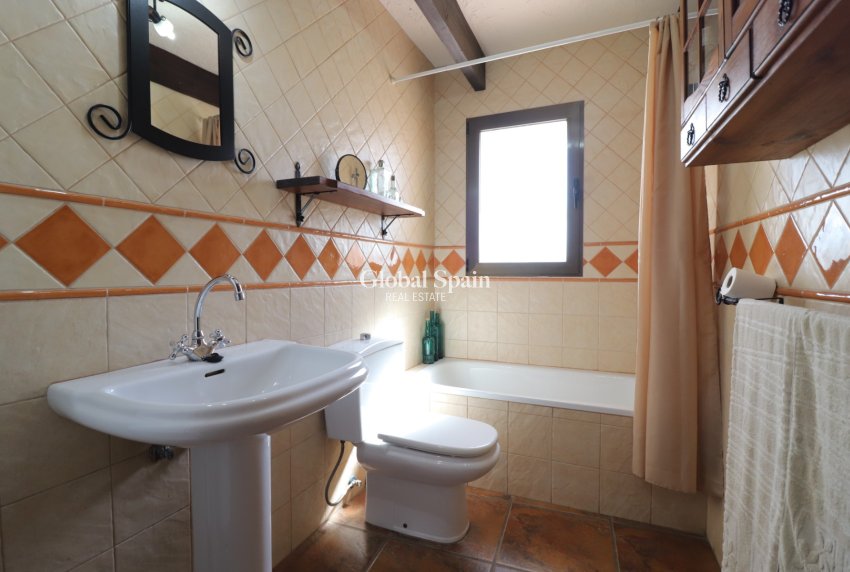 Wederverkoop - HUIS -
Albatera - Albatera - Country