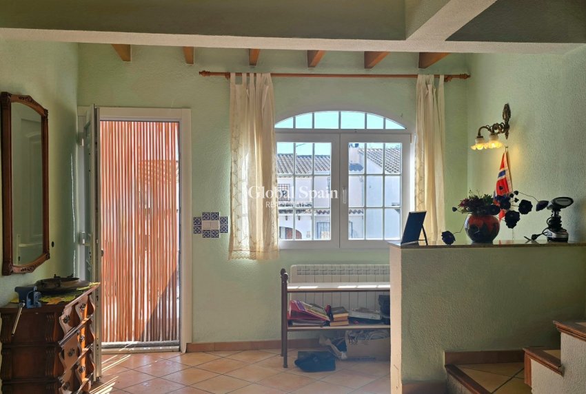 Wederverkoop - HUIS -
ALFAZ DEL PI