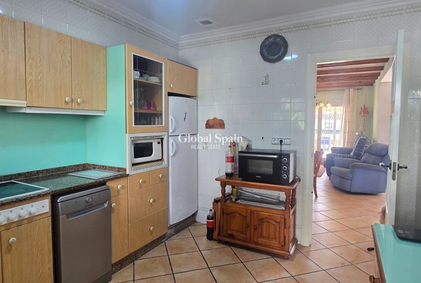 Wederverkoop - HUIS -
ALFAZ DEL PI