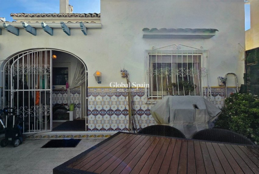 Wederverkoop - HUIS -
ALFAZ DEL PI