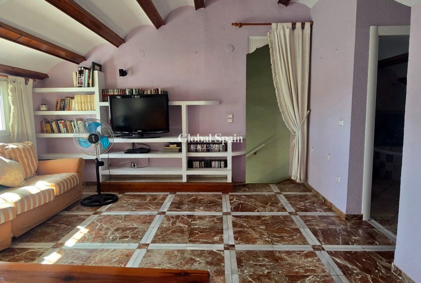 Wederverkoop - HUIS -
ALFAZ DEL PI