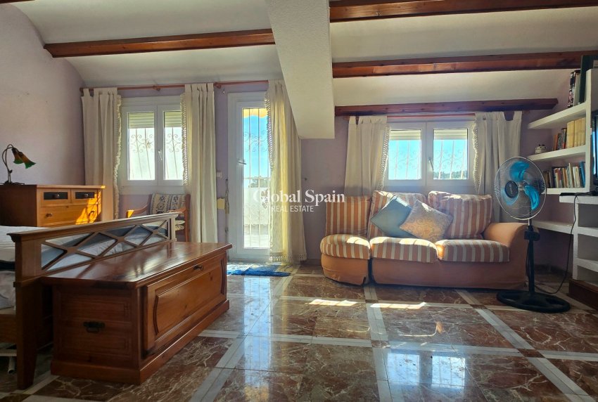 Wederverkoop - HUIS -
ALFAZ DEL PI