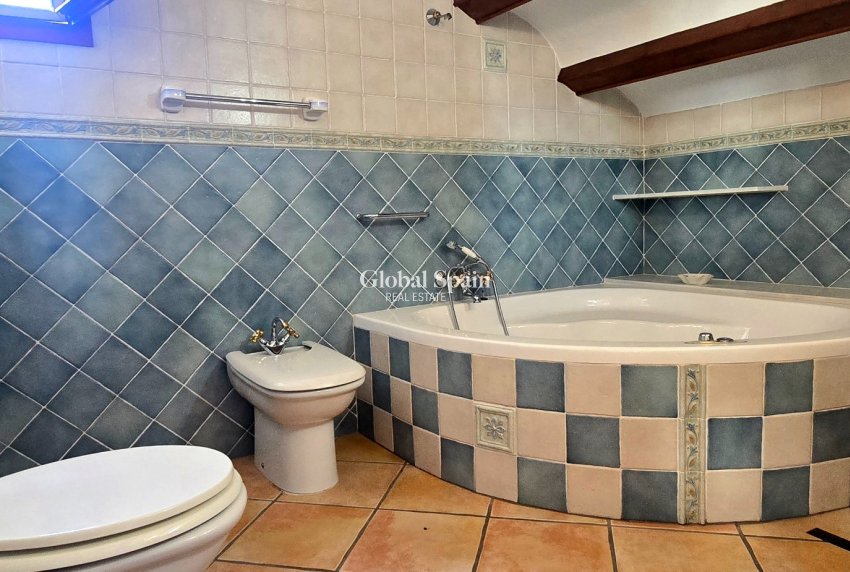 Wederverkoop - HUIS -
ALFAZ DEL PI