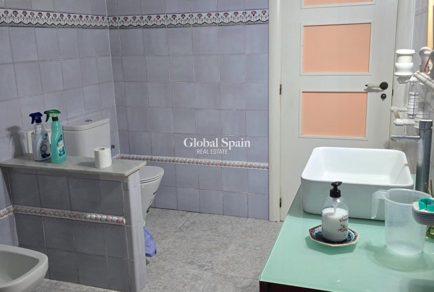 Wederverkoop - HUIS -
ALFAZ DEL PI