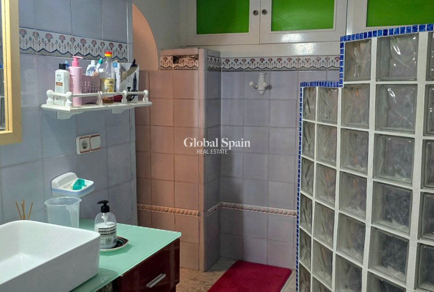 Wederverkoop - HUIS -
ALFAZ DEL PI