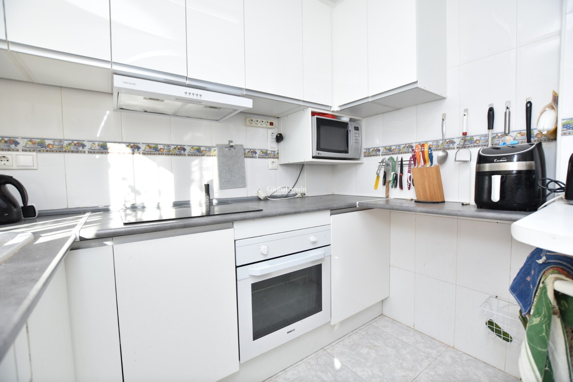 Wederverkoop - HUIS -
ALGORFA