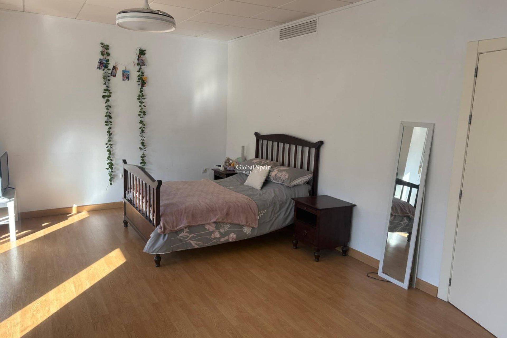 Wederverkoop - HUIS -
ALGORFA