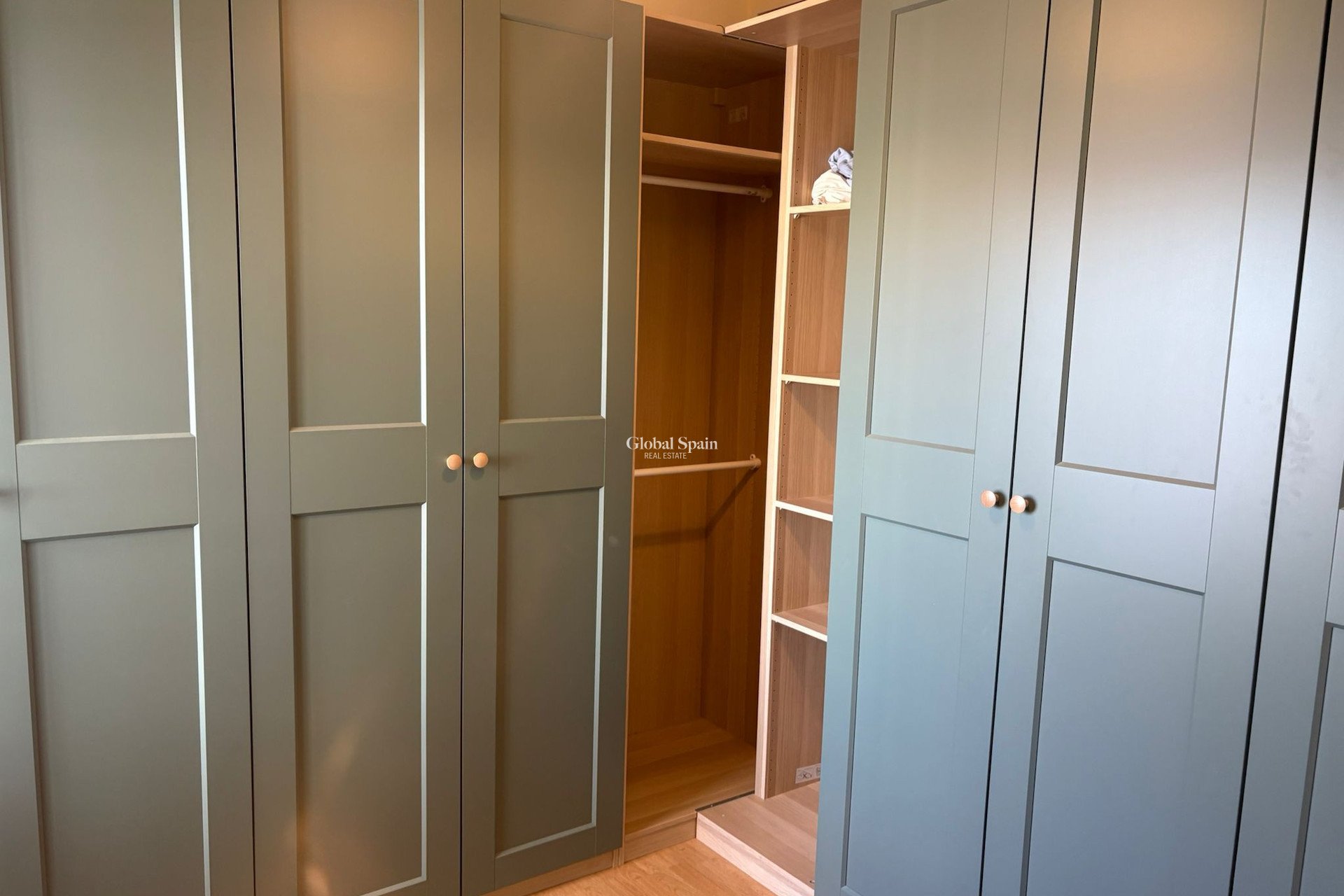 Wederverkoop - HUIS -
ALGORFA