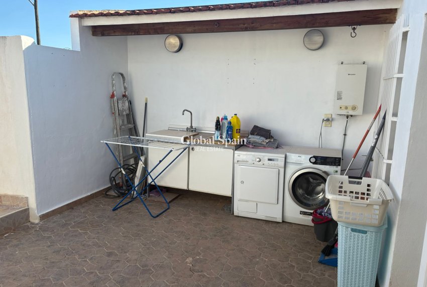 Wederverkoop - HUIS -
ALGORFA