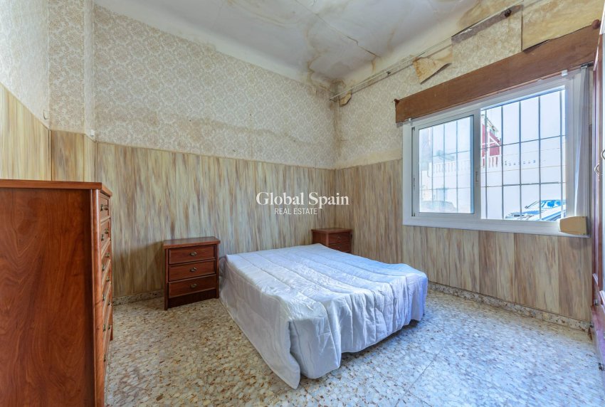 Wederverkoop - HUIS -
ALICANTE - San Agustín