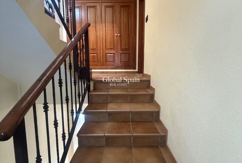 Wederverkoop - HUIS -
AVILESES - Avileses