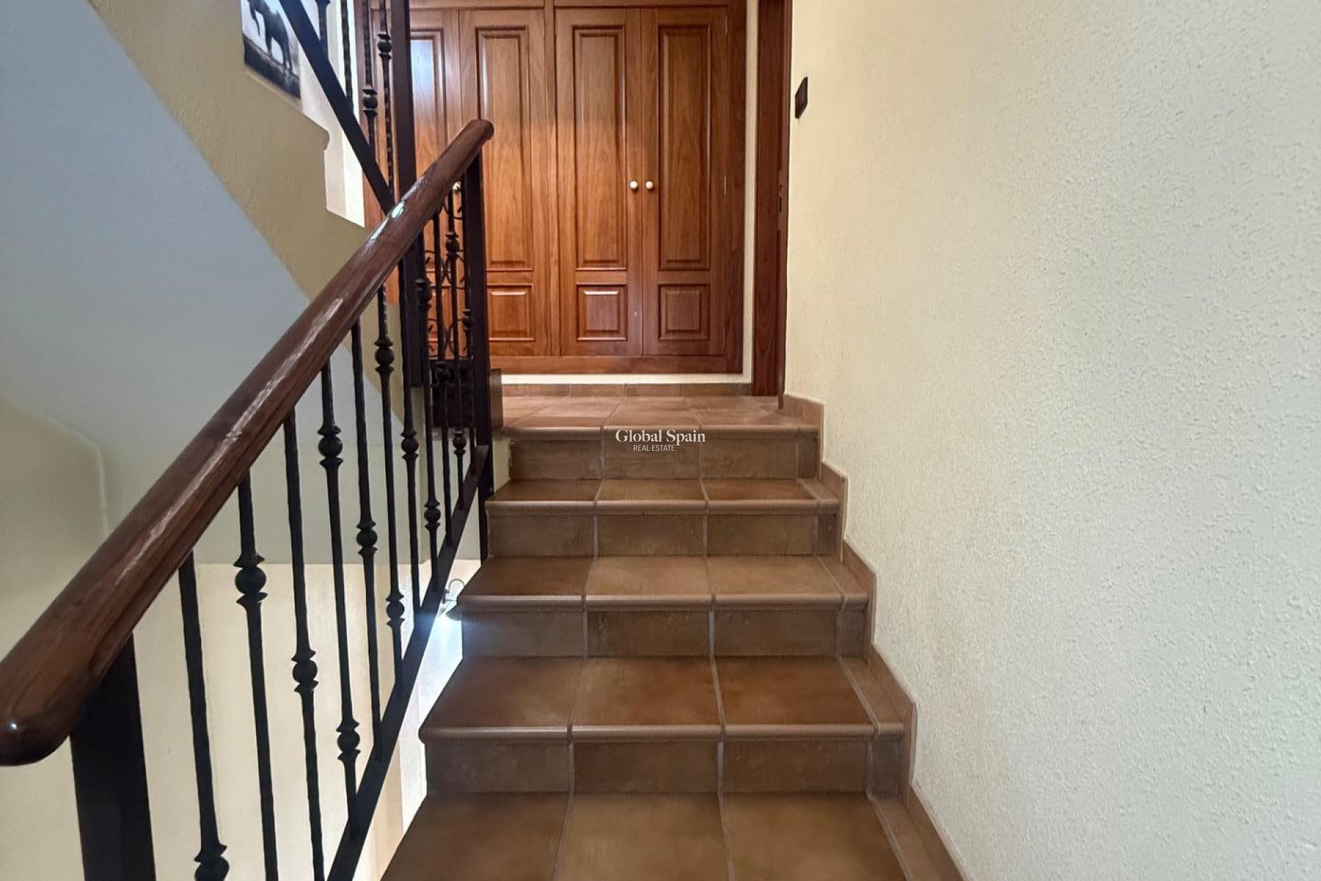 Wederverkoop - HUIS -
AVILESES - Avileses