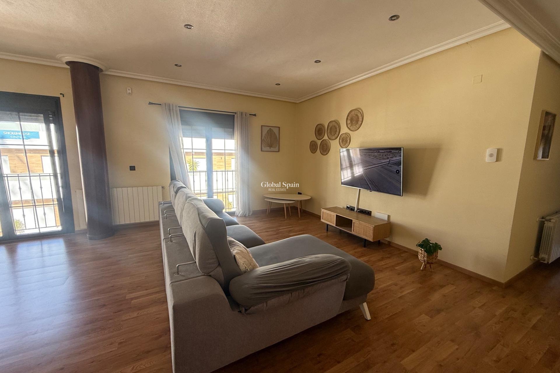 Wederverkoop - HUIS -
AVILESES - Avileses