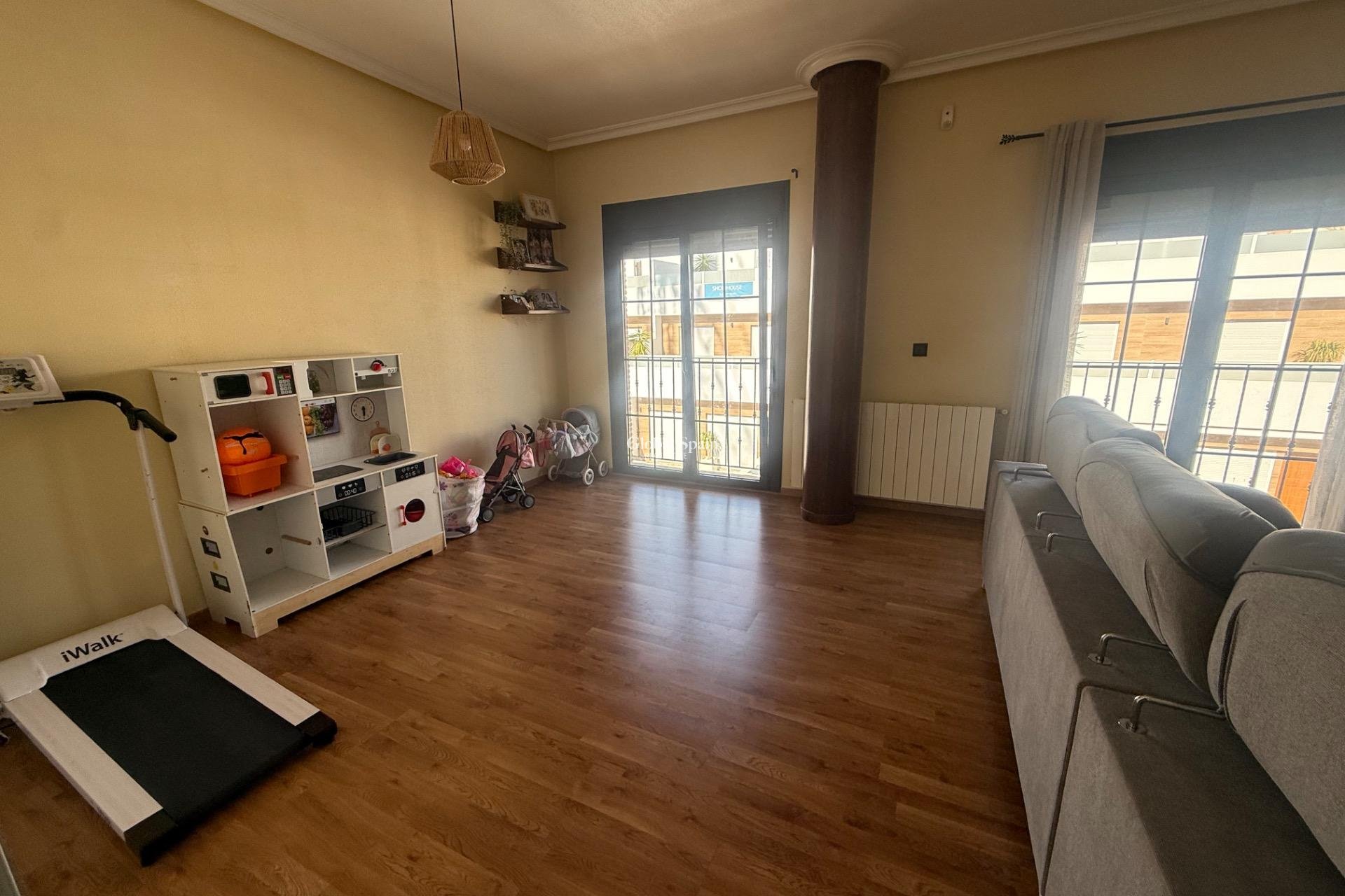 Wederverkoop - HUIS -
AVILESES - Avileses