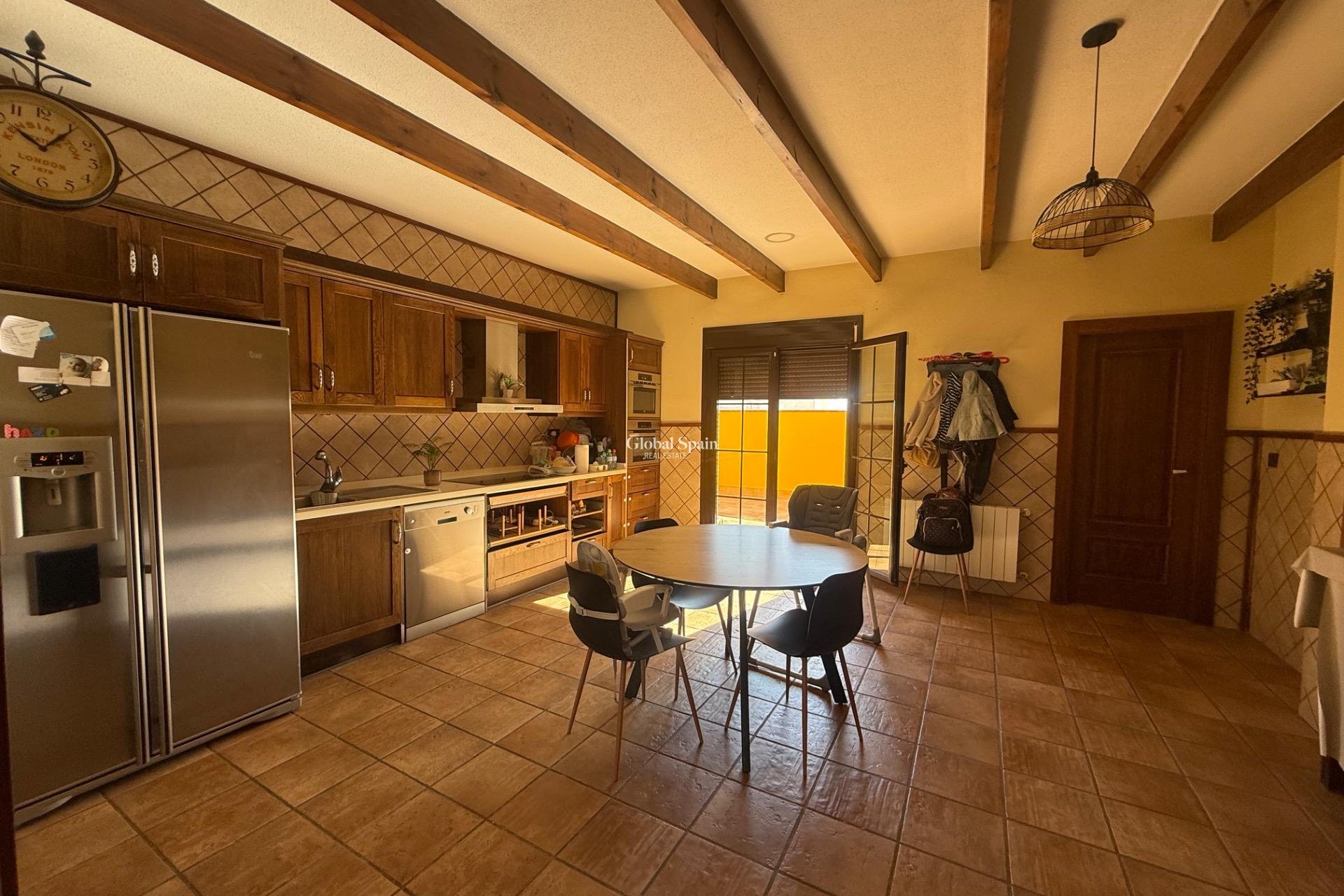 Wederverkoop - HUIS -
AVILESES - Avileses