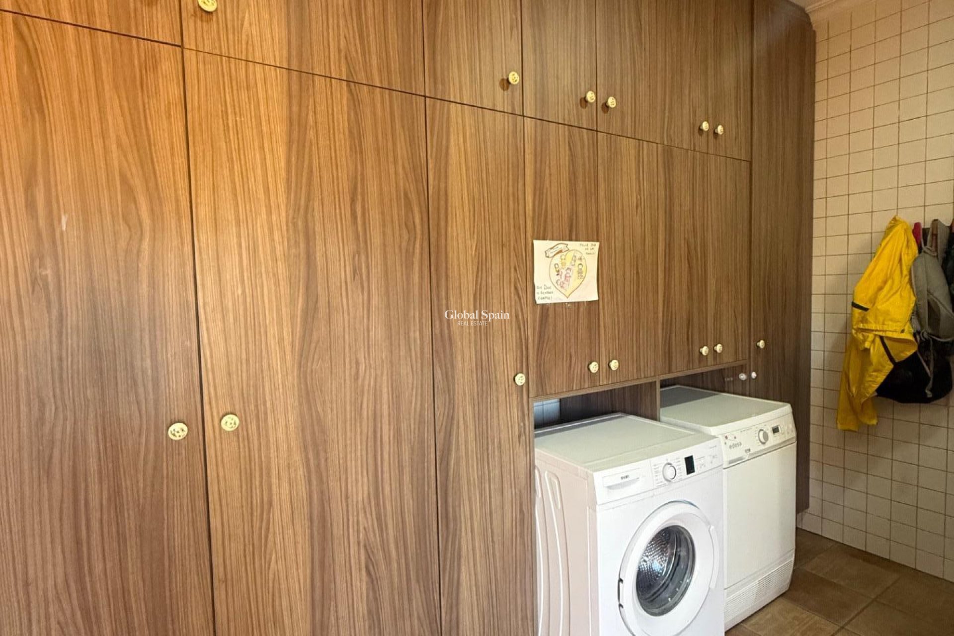 Wederverkoop - HUIS -
AVILESES - Avileses