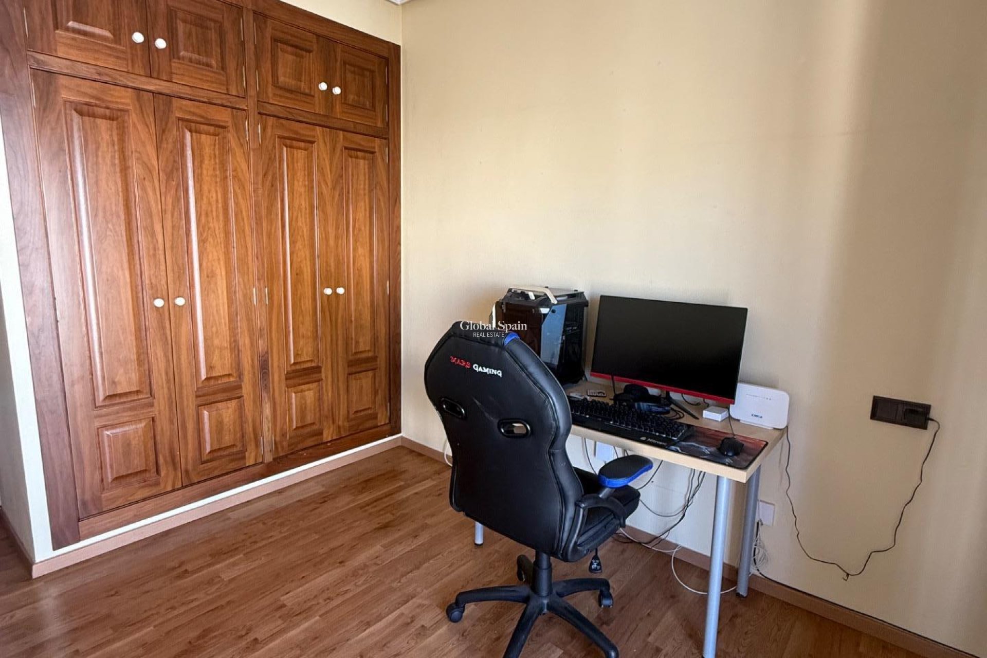 Wederverkoop - HUIS -
AVILESES - Avileses