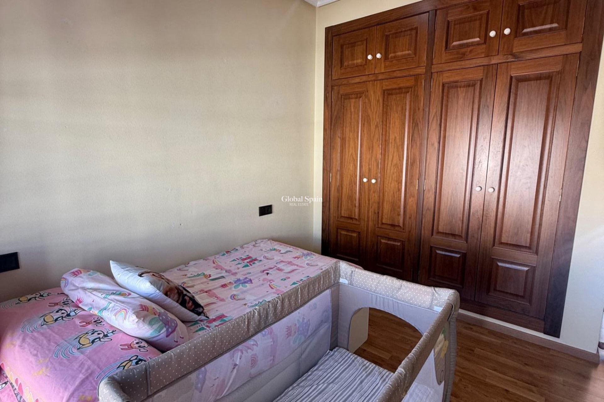 Wederverkoop - HUIS -
AVILESES - Avileses