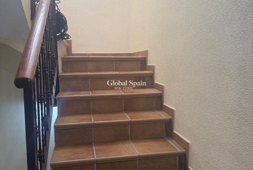 Wederverkoop - HUIS -
AVILESES - Avileses