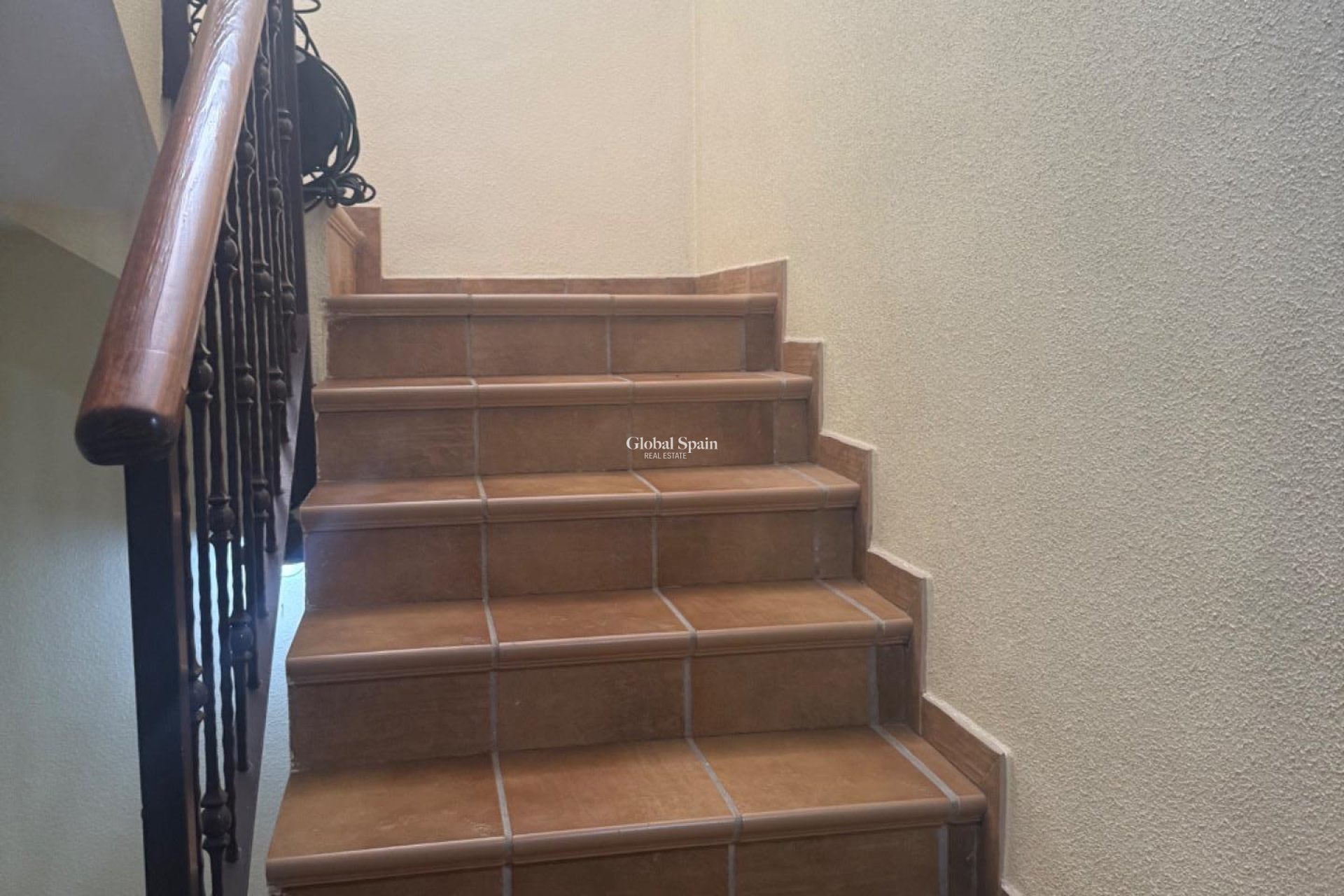 Wederverkoop - HUIS -
AVILESES - Avileses