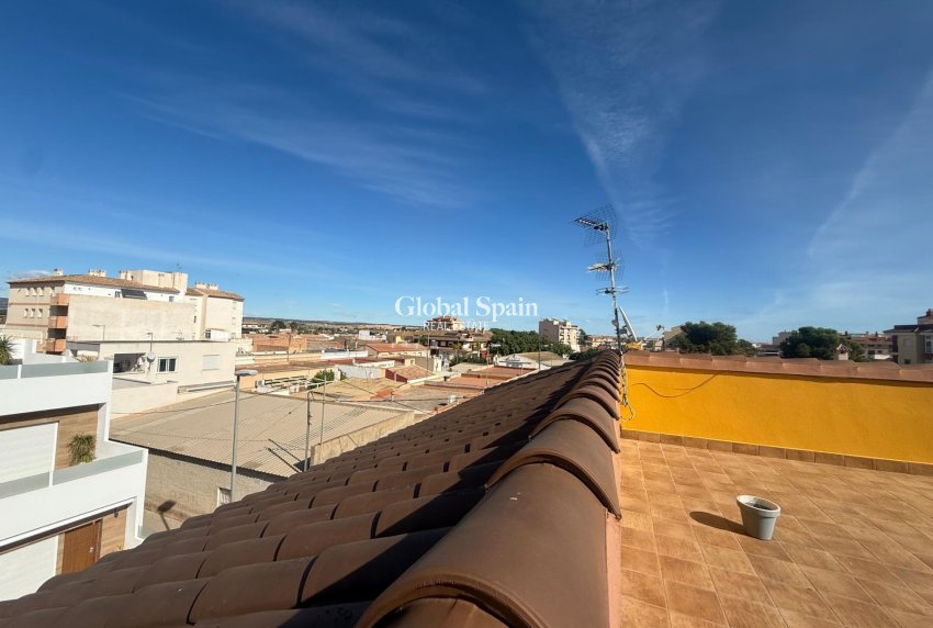 Wederverkoop - HUIS -
AVILESES - Avileses