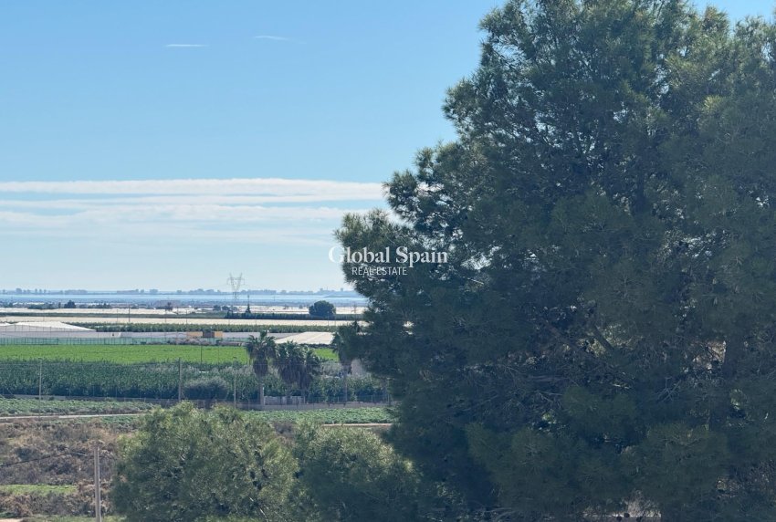 Wederverkoop - HUIS -
AVILESES - Avileses