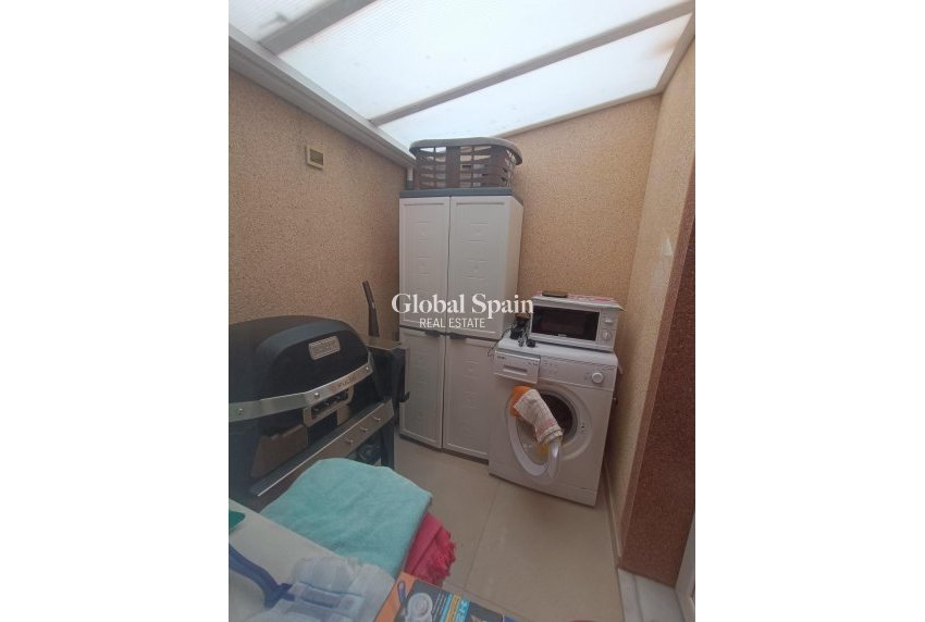 Wederverkoop - HUIS -
AVILESES - Jerónimo Y Avileses