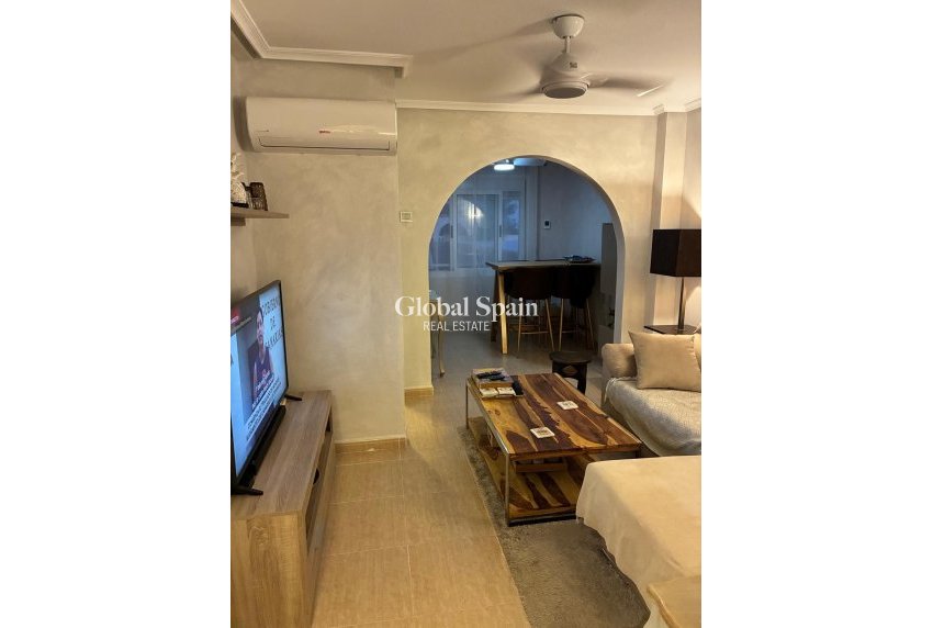 Wederverkoop - HUIS -
AVILESES - Jerónimo Y Avileses