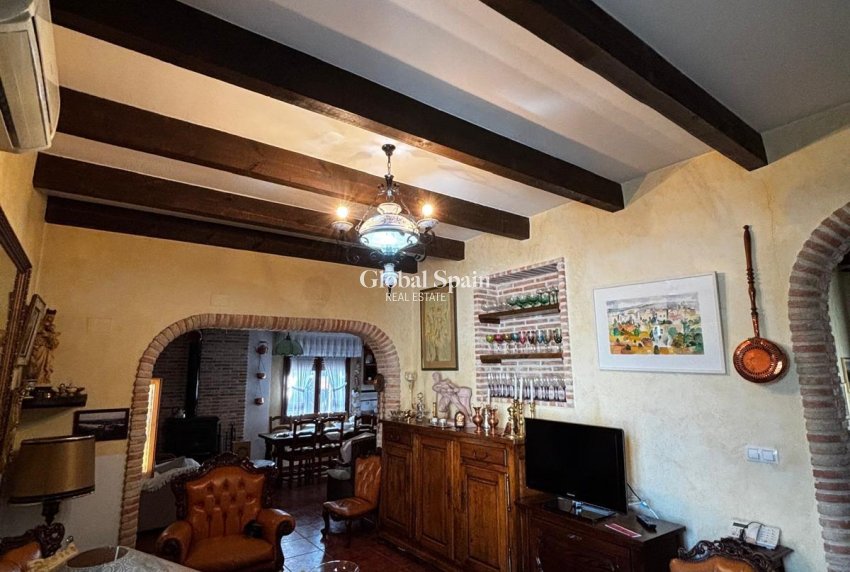 Wederverkoop - HUIS -
BENEJÚZAR - Comunidad Valenciana