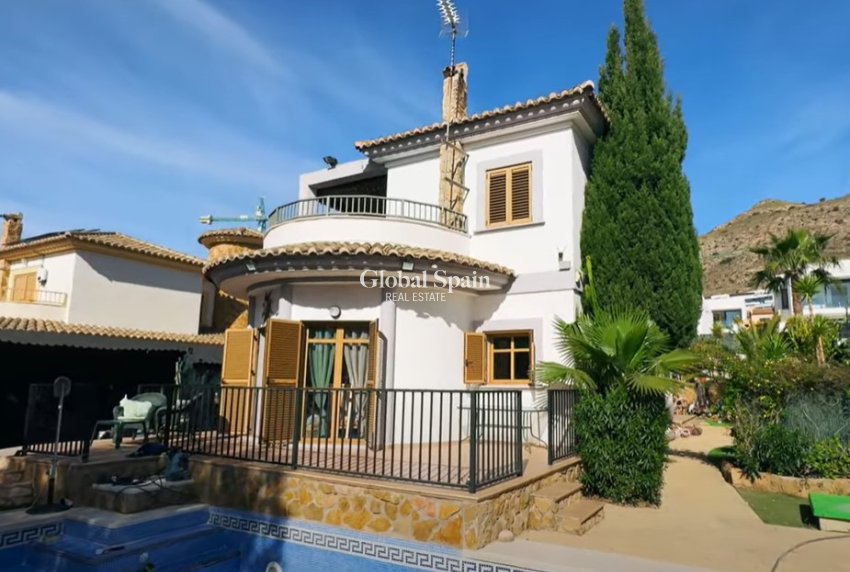 Wederverkoop - HUIS -
BENIDORM - Costa Blanca