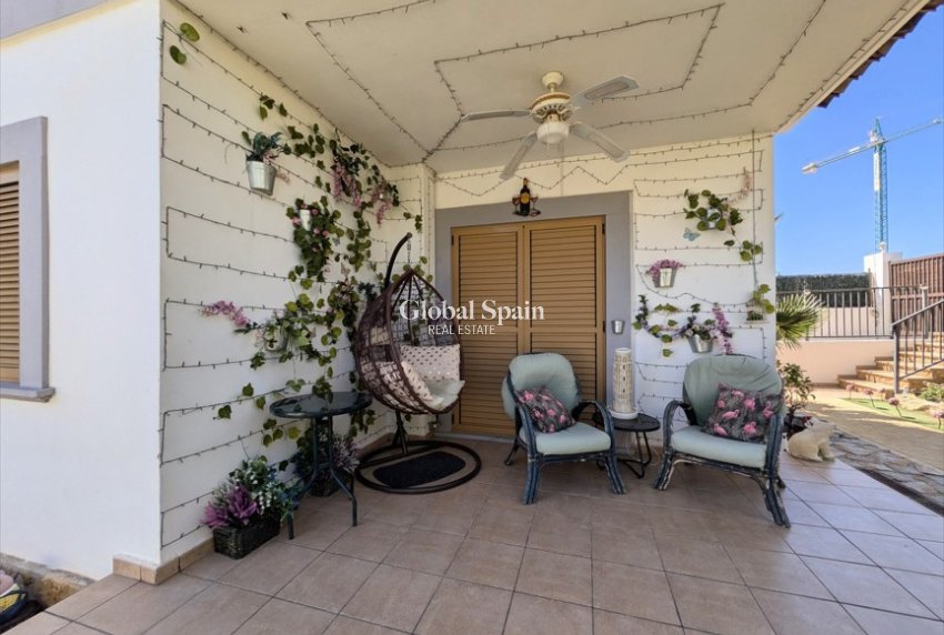 Wederverkoop - HUIS -
BENIDORM - Costa Blanca