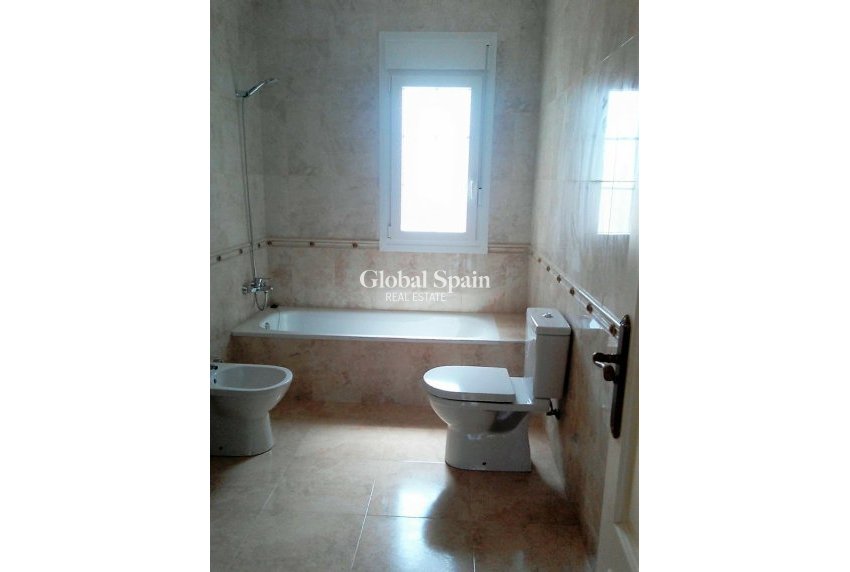 Wederverkoop - HUIS -
CABO ROIG - Costa Blanca