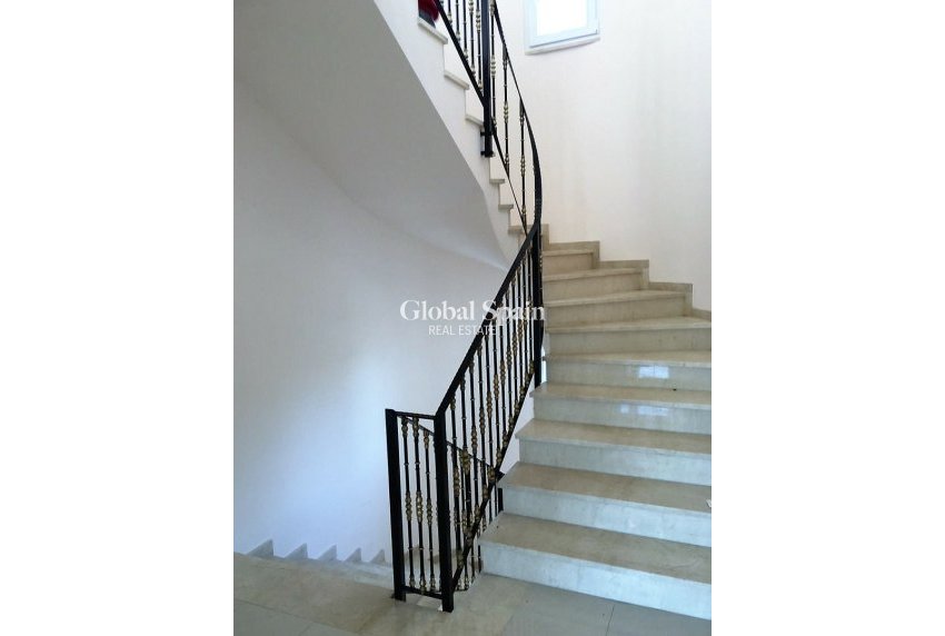 Wederverkoop - HUIS -
CABO ROIG - Costa Blanca