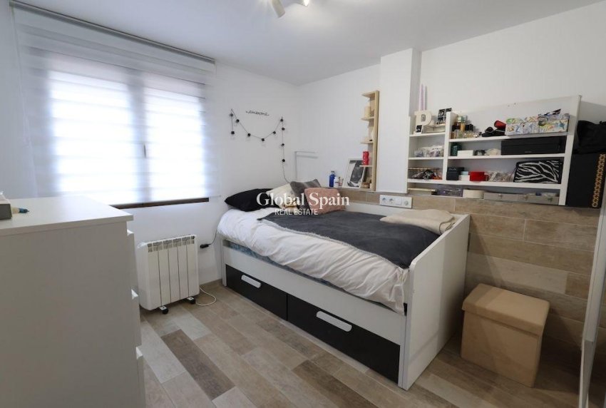 Wederverkoop - HUIS -
CABO ROIG - Costa Blanca