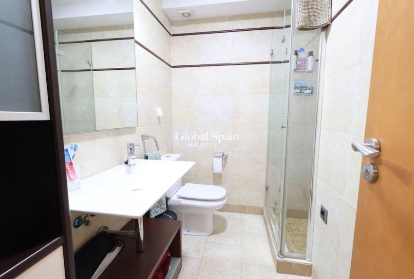 Wederverkoop - HUIS -
CABO ROIG - Costa Blanca