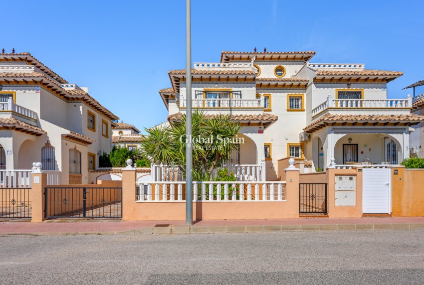 Wederverkoop - HUIS -
CABO ROIG - Costa Blanca