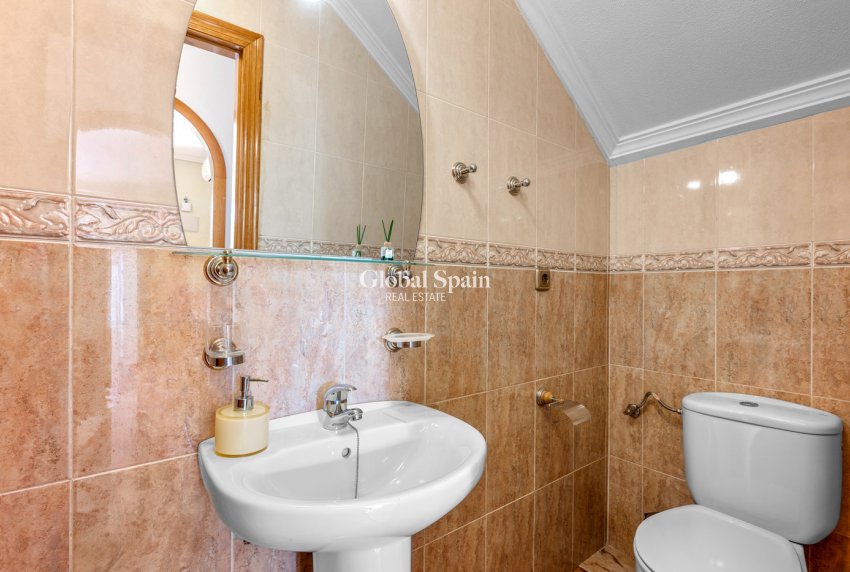 Wederverkoop - HUIS -
CABO ROIG - Costa Blanca