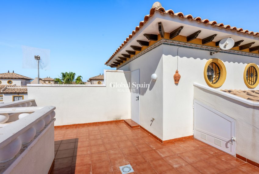 Wederverkoop - HUIS -
CABO ROIG - Costa Blanca