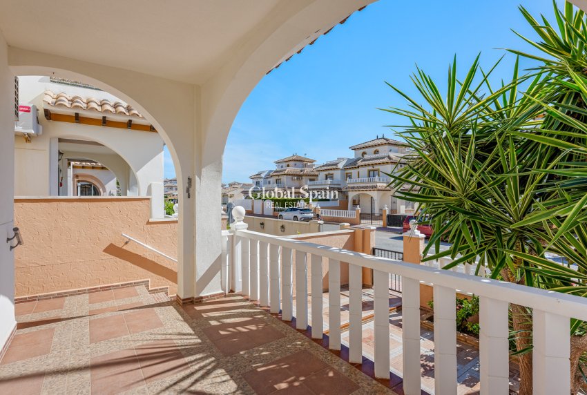 Wederverkoop - HUIS -
CABO ROIG - Costa Blanca