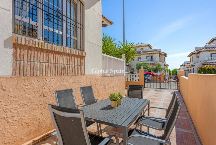 Wederverkoop - HUIS -
CABO ROIG - Costa Blanca