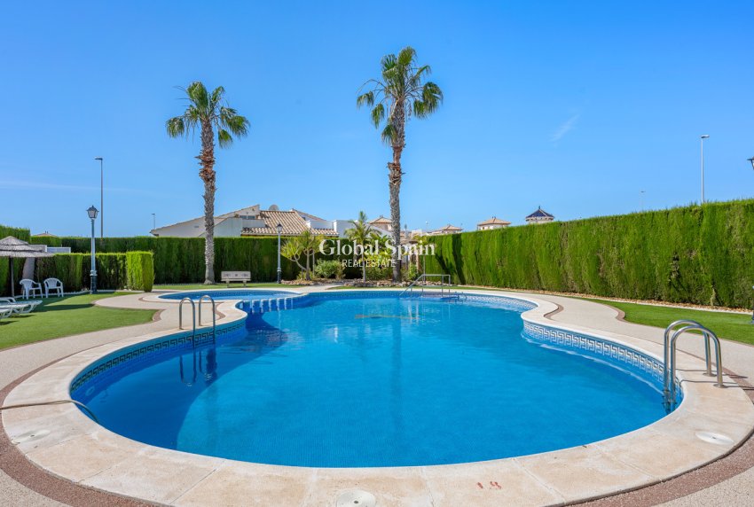 Wederverkoop - HUIS -
CABO ROIG - Costa Blanca