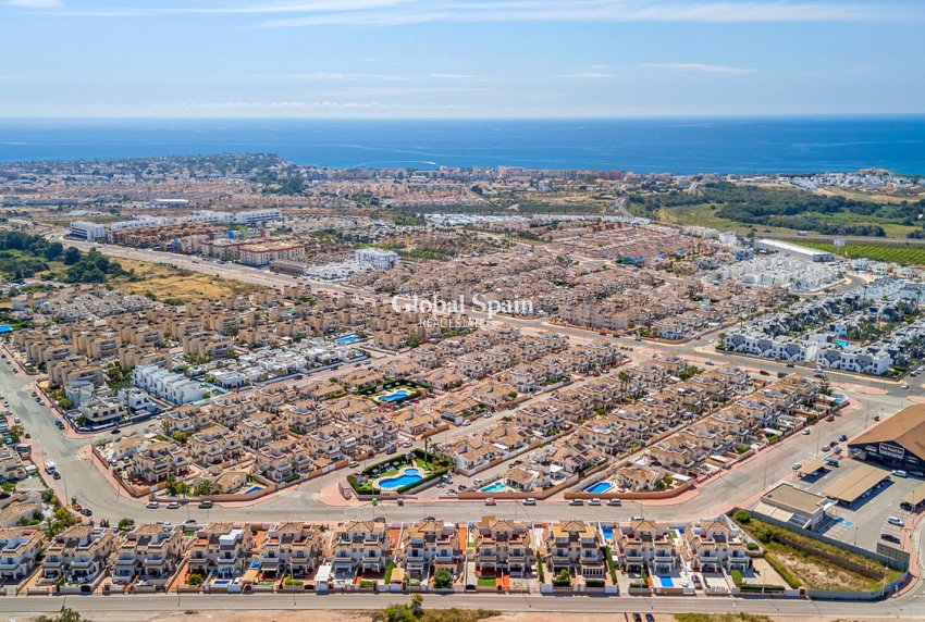 Wederverkoop - HUIS -
CABO ROIG - Costa Blanca
