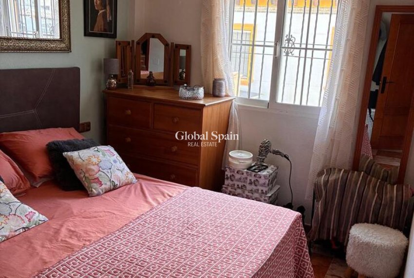 Wederverkoop - HUIS -
CABO ROIG - Costa Blanca