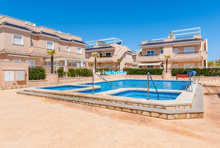 Wederverkoop - Huis -
CABO ROIG - Lomas de Cabo Roig
