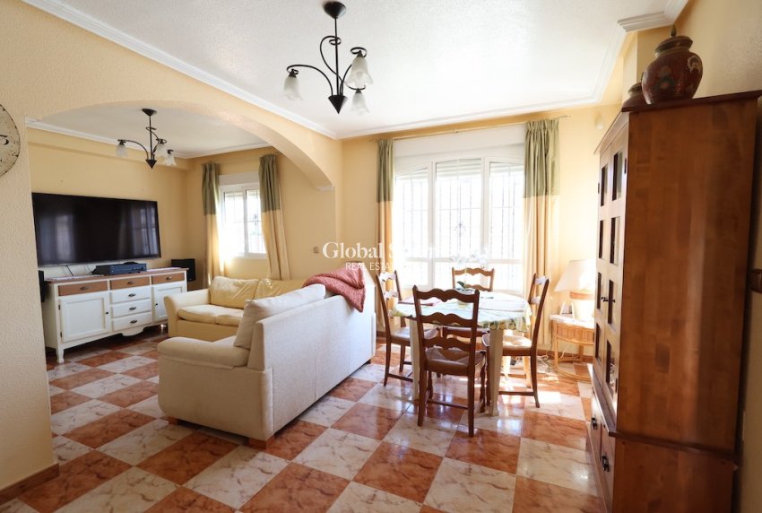 Wederverkoop - Huis -
CABO ROIG - Lomas de Cabo Roig